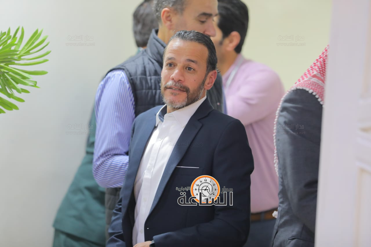 Madar Al-Saa Images 0.4380149583158681