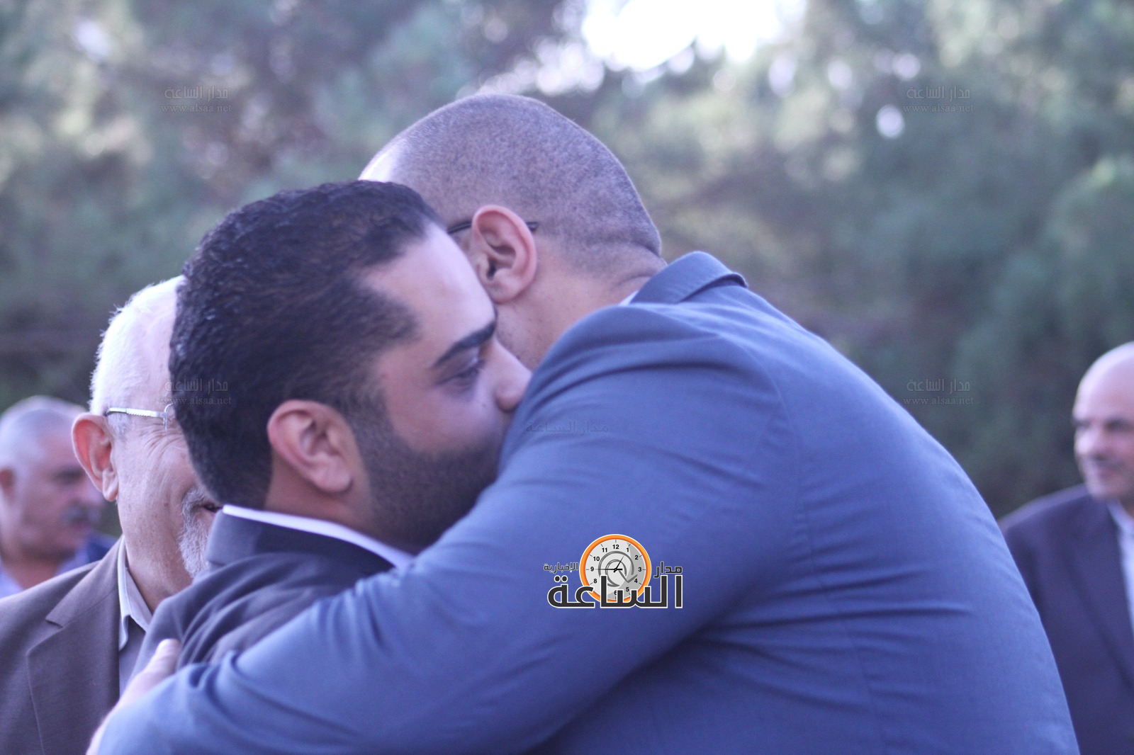 Madar Al-Saa Images 0.22105526115854368