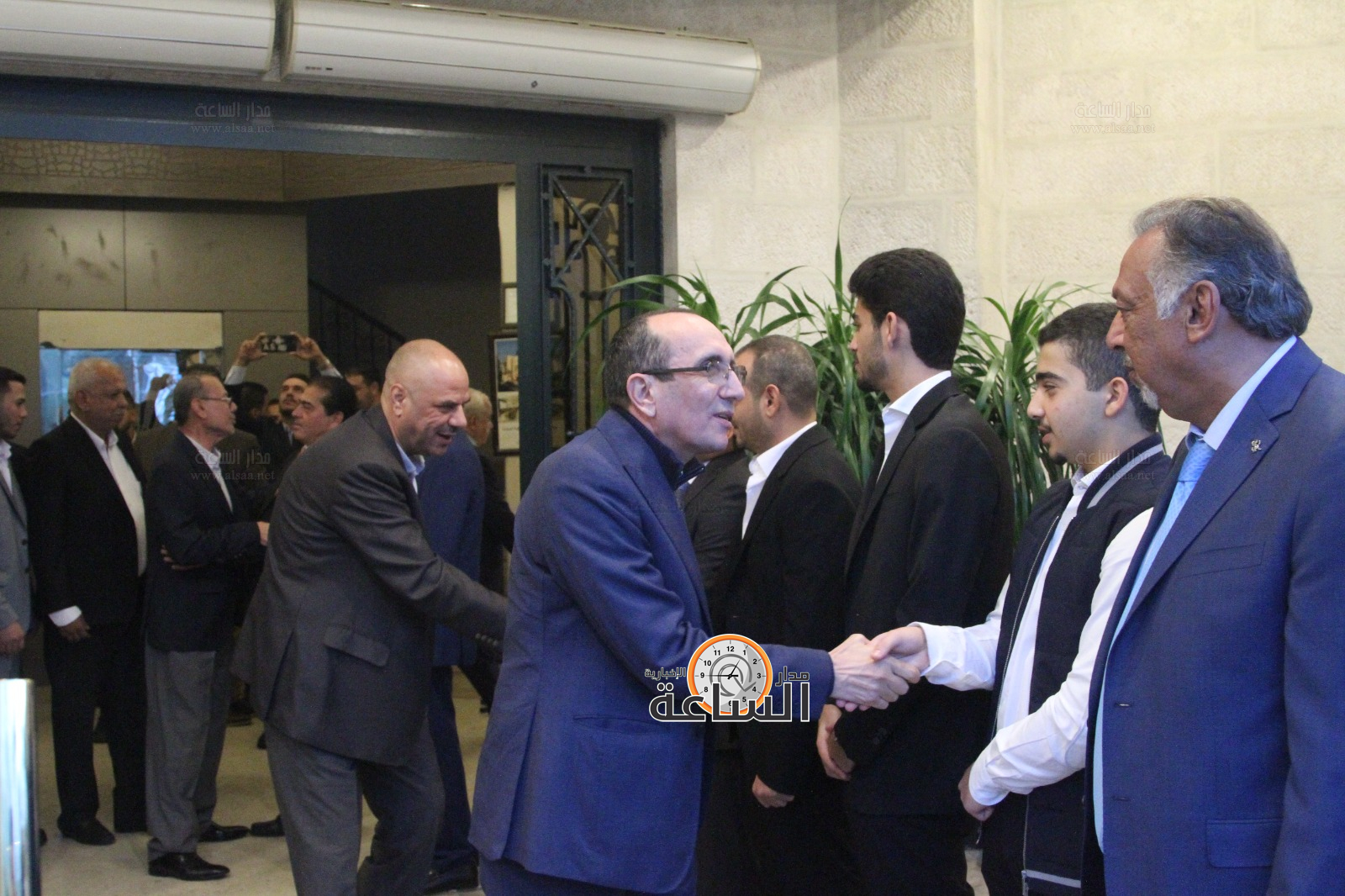 Madar Al-Saa Images 0.18212439233871147