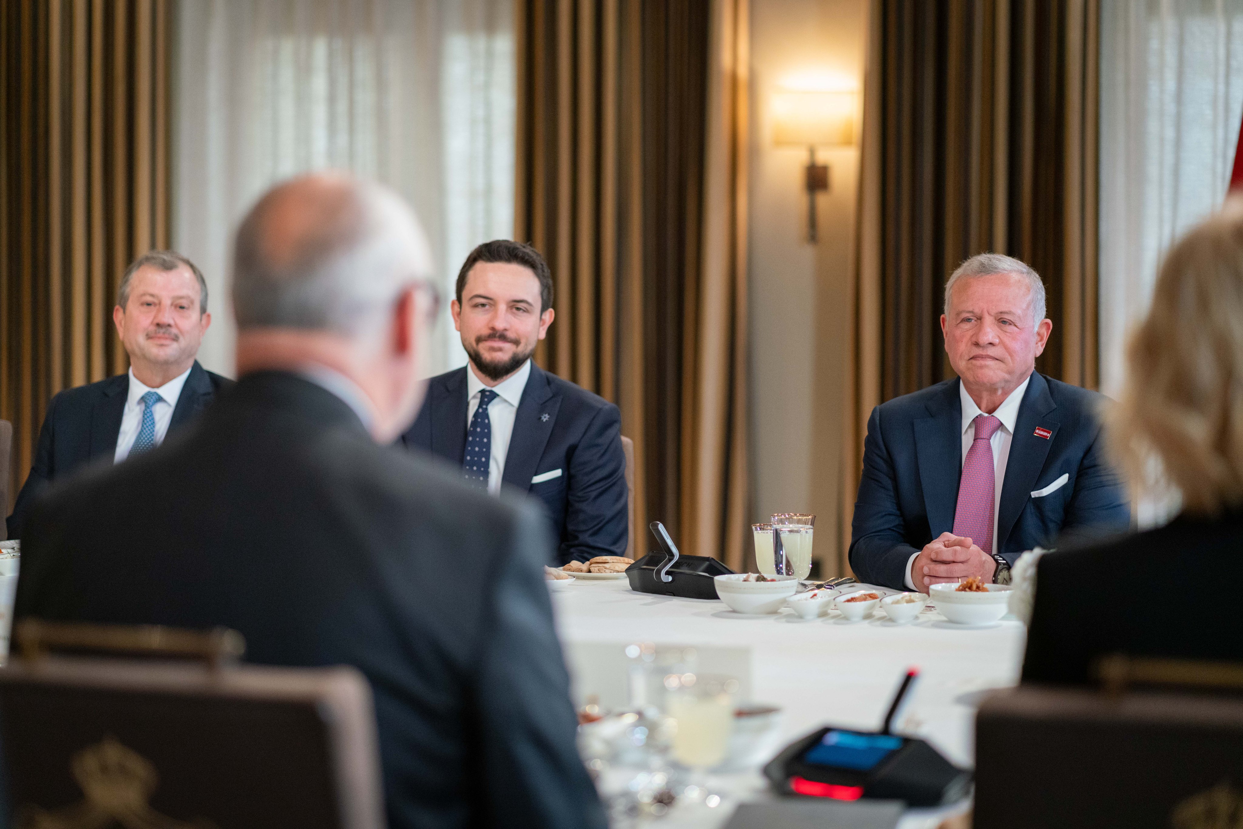 Madar Al-Saa Images 0.1731240408764818