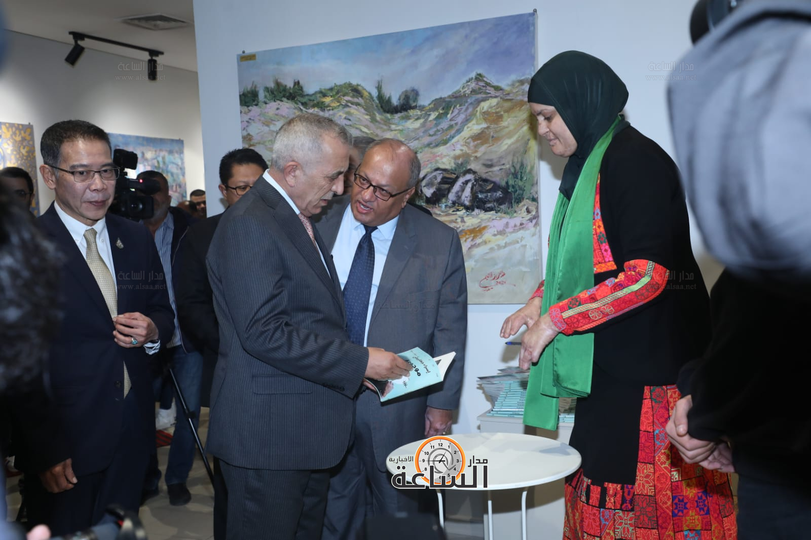 Madar Al-Saa Images 0.1861676269585124