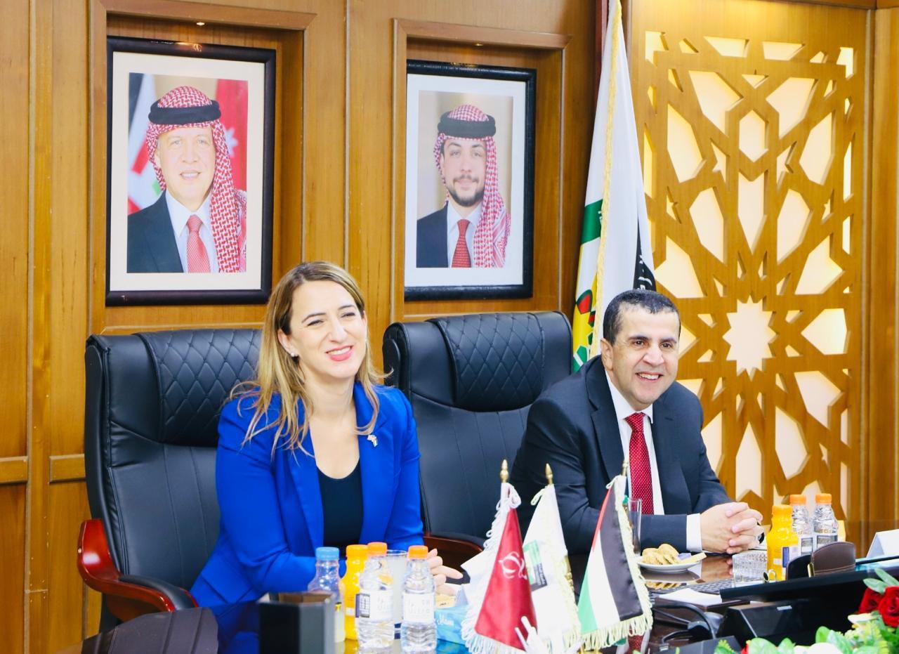 Madar Al-Saa Images 0.15220632978205884