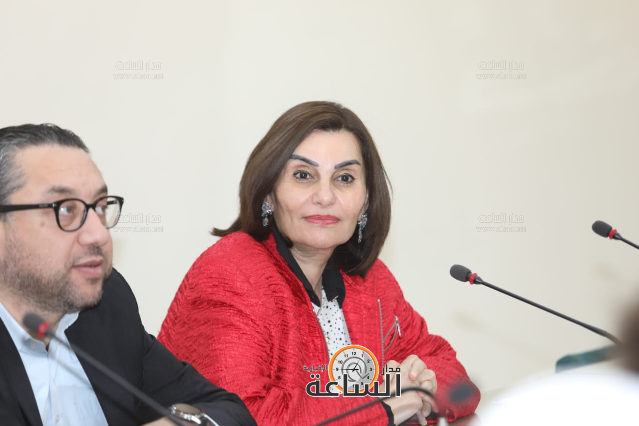 Madar Al-Saa Images 0.14454132580955092