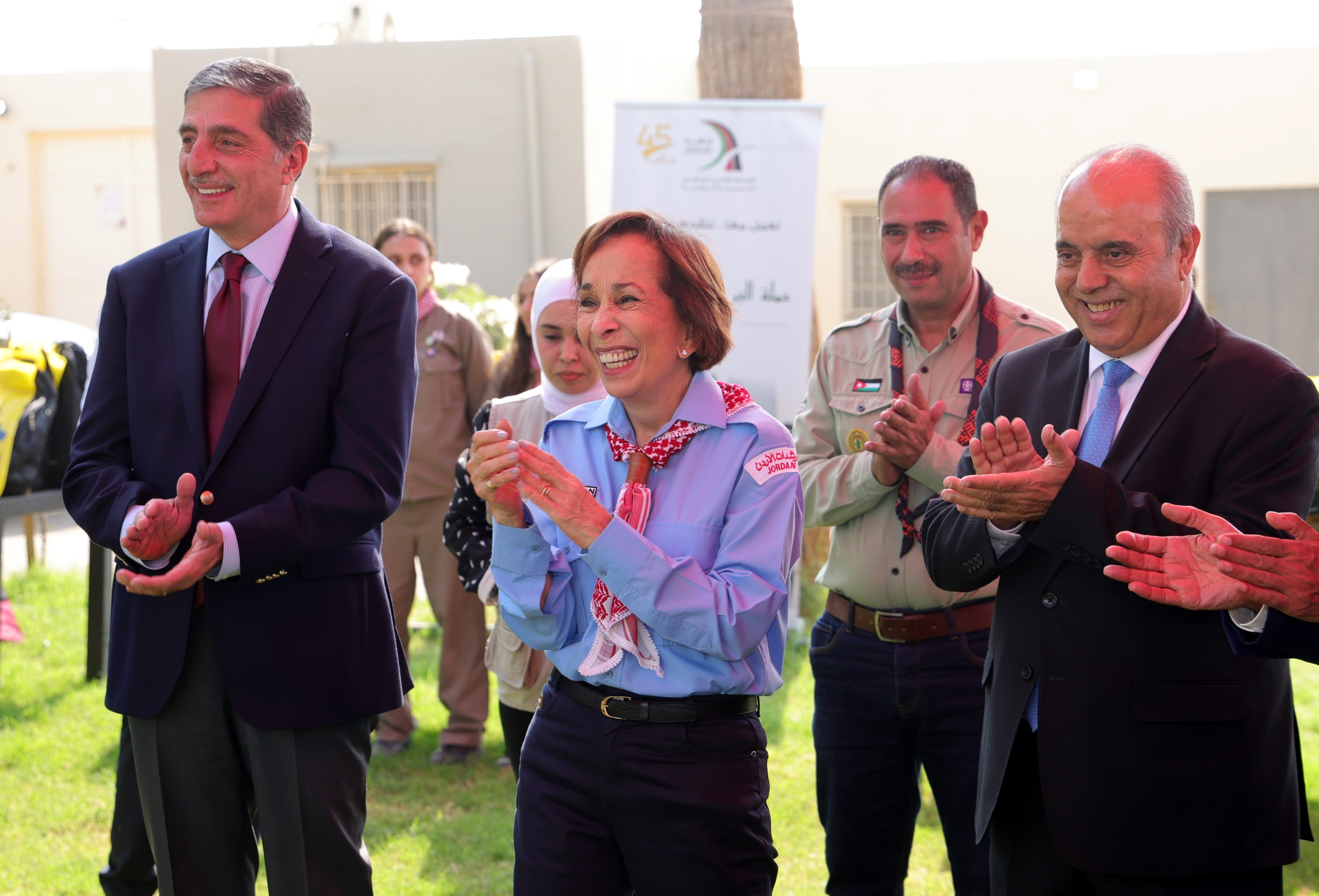 Madar Al-Saa Images 0.8994148160194184