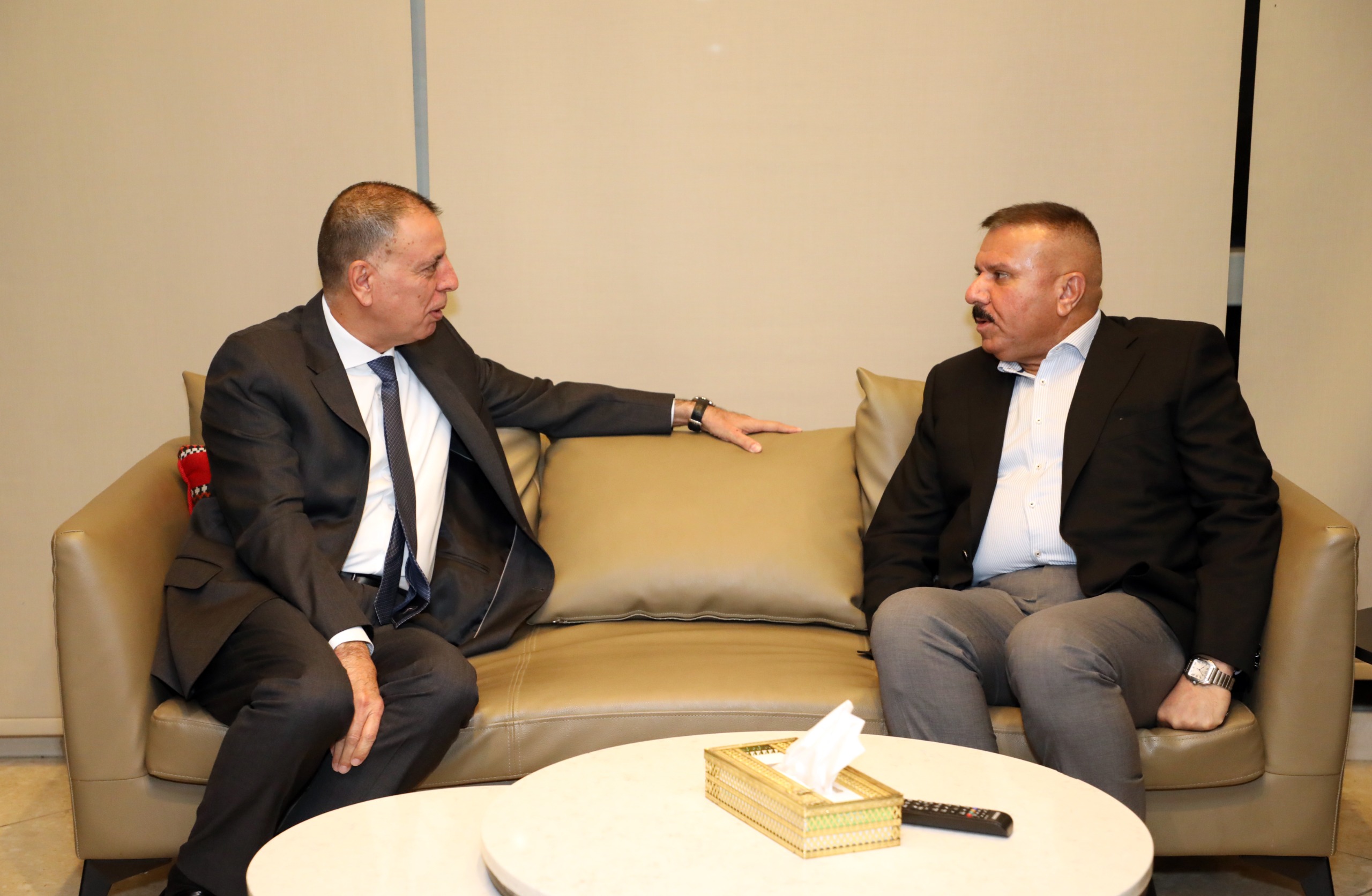 Madar Al-Saa Images 0.4468382447303083