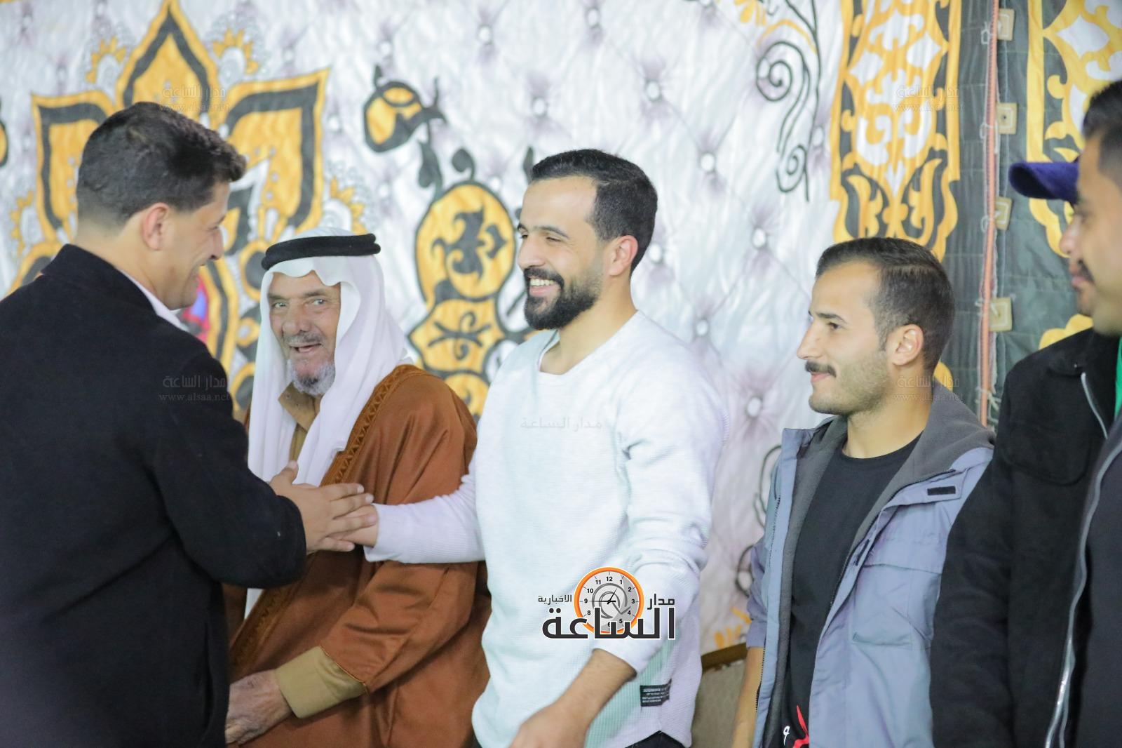 Madar Al-Saa Images 0.32343814171924157