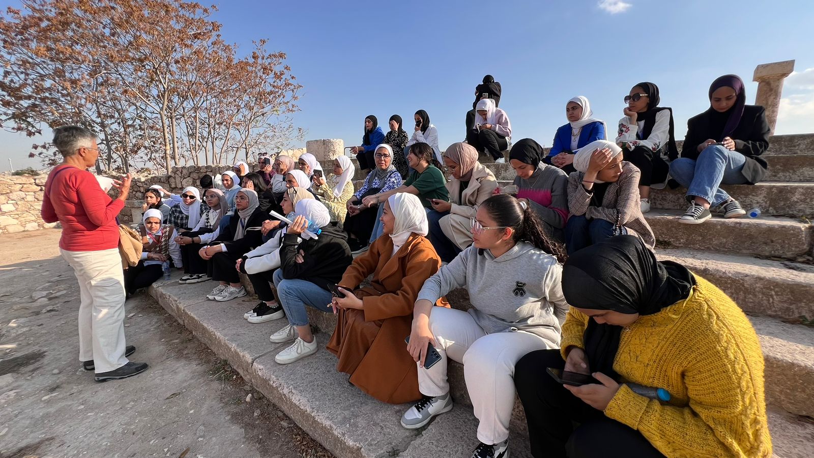 Madar Al-Saa Images 0.7607948289757891