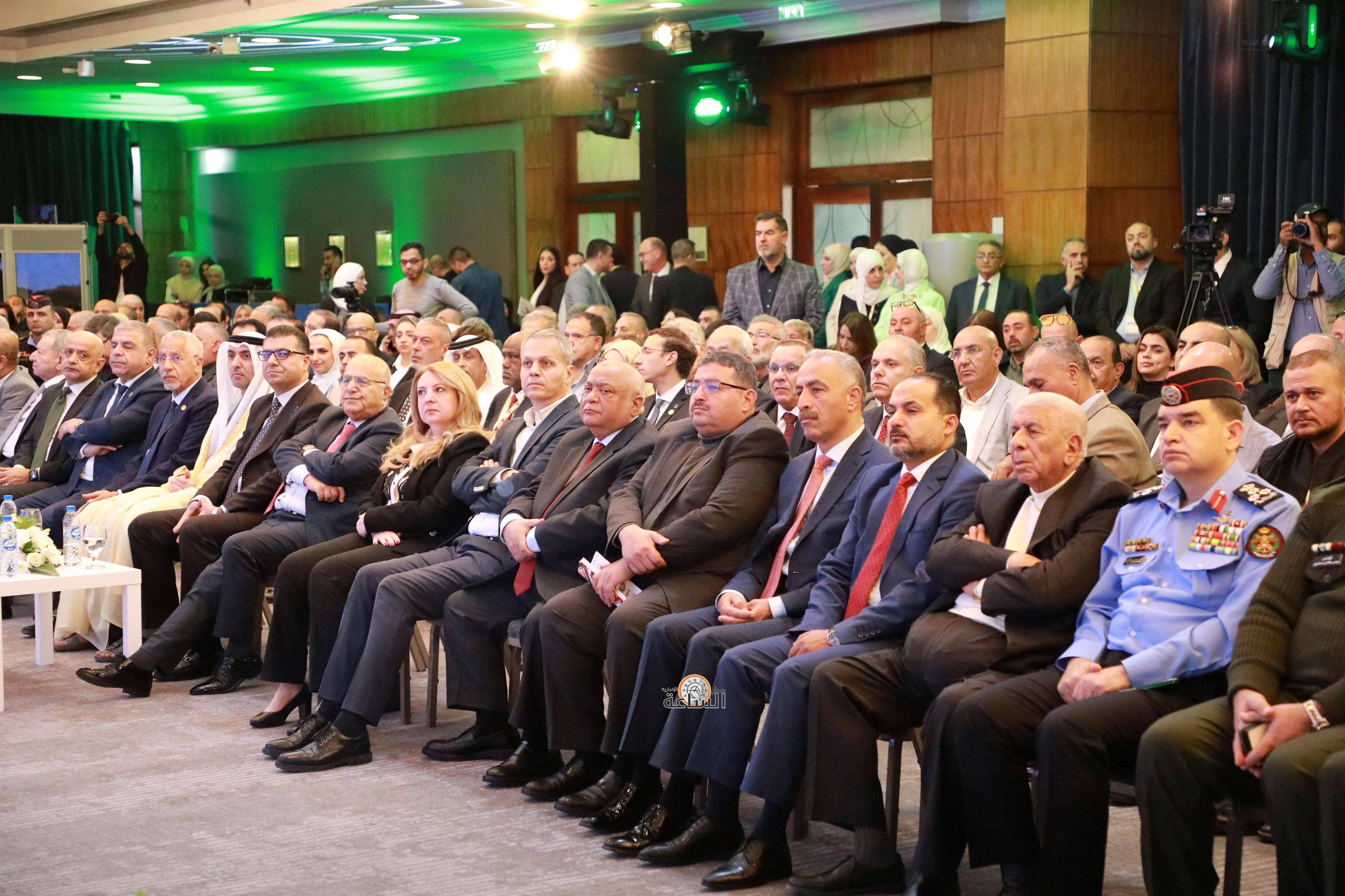 Madar Al-Saa Images 0.010016428018030599