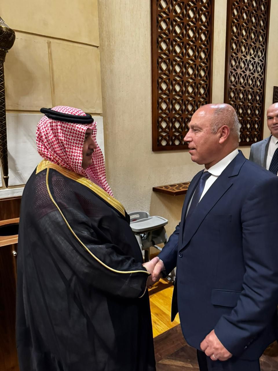 Madar Al-Saa Images 0.18122797816228098