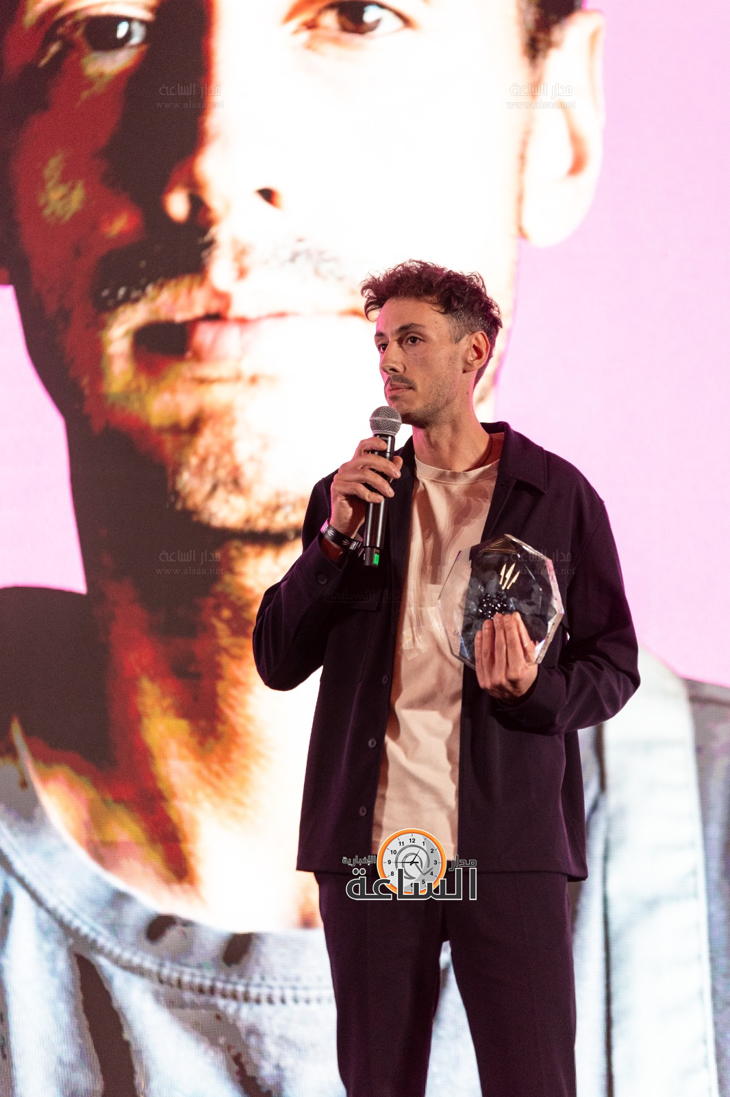 Madar Al-Saa Images 0.9668435304918888