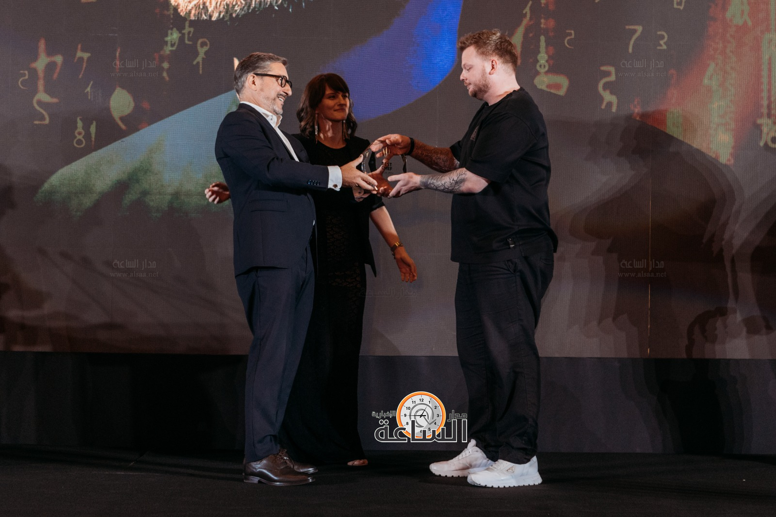 Madar Al-Saa Images 0.9947541586230613