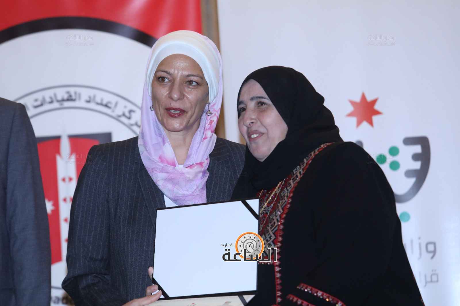 Madar Al-Saa Images 0.4068902976280784