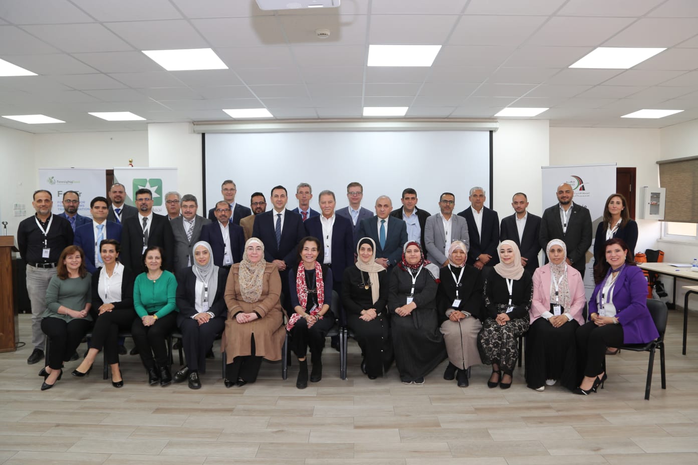 Madar Al-Saa Images 0.0382911799180079