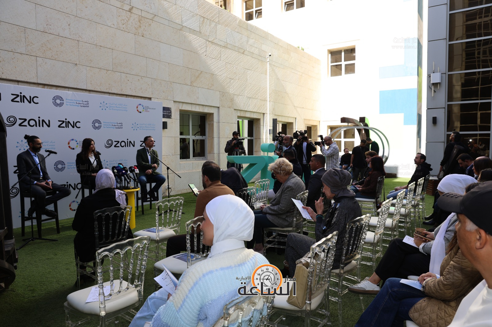 Madar Al-Saa Images 0.15332087583626763