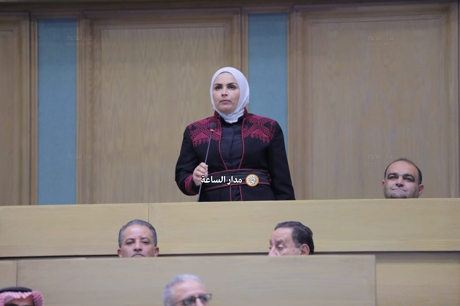 Madar Al-Saa Images 0.7510358064359313