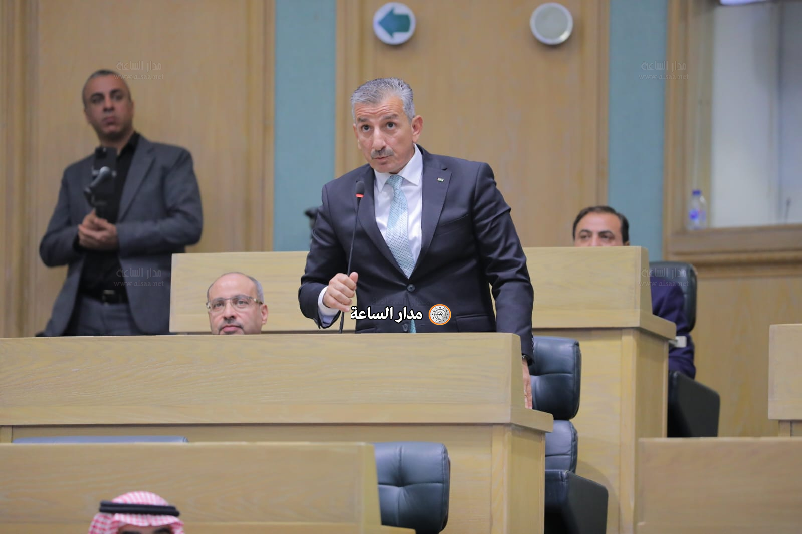 Madar Al-Saa Images 0.3276388689168408