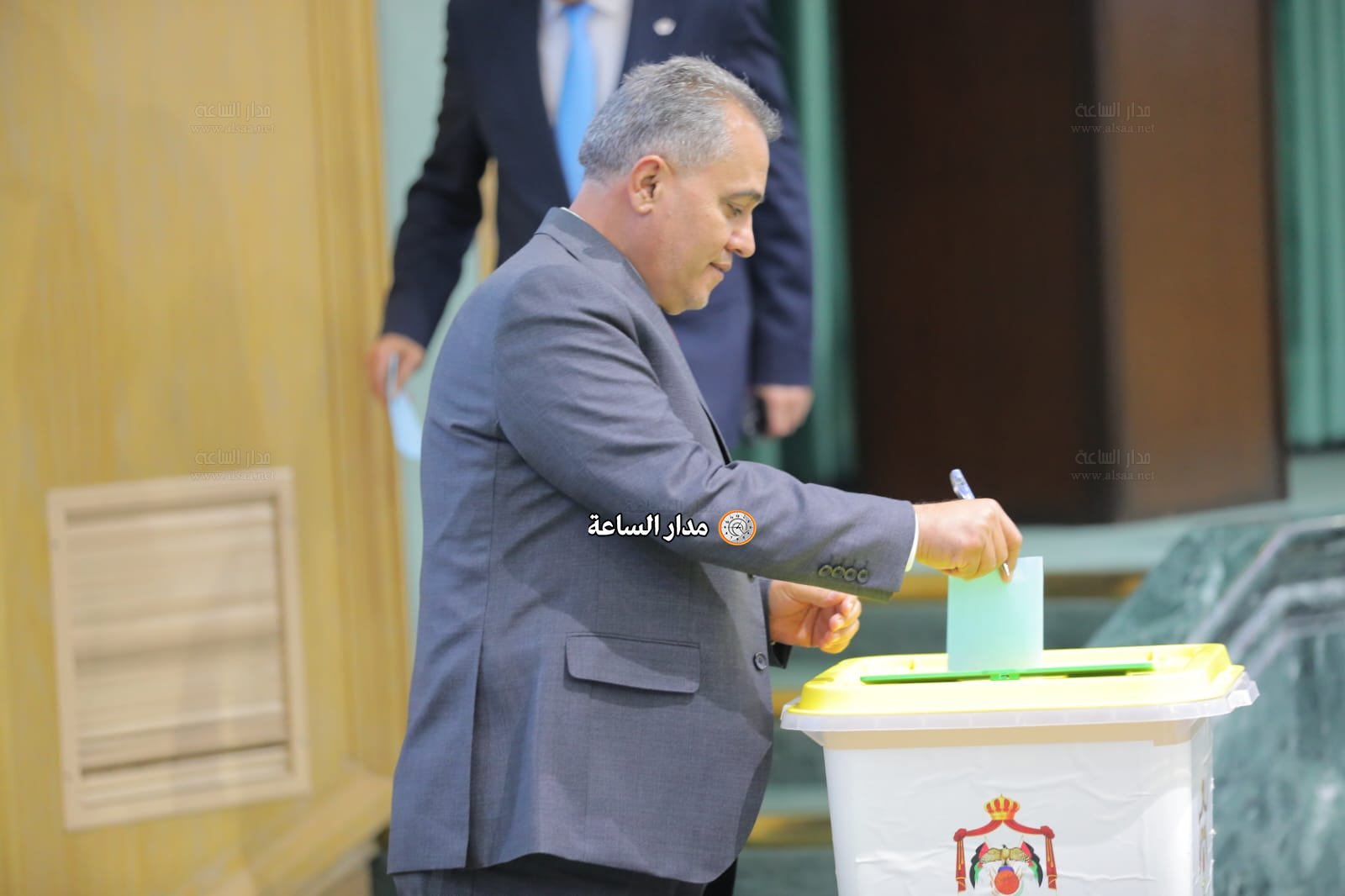 Madar Al-Saa Images 0.2530372520097153