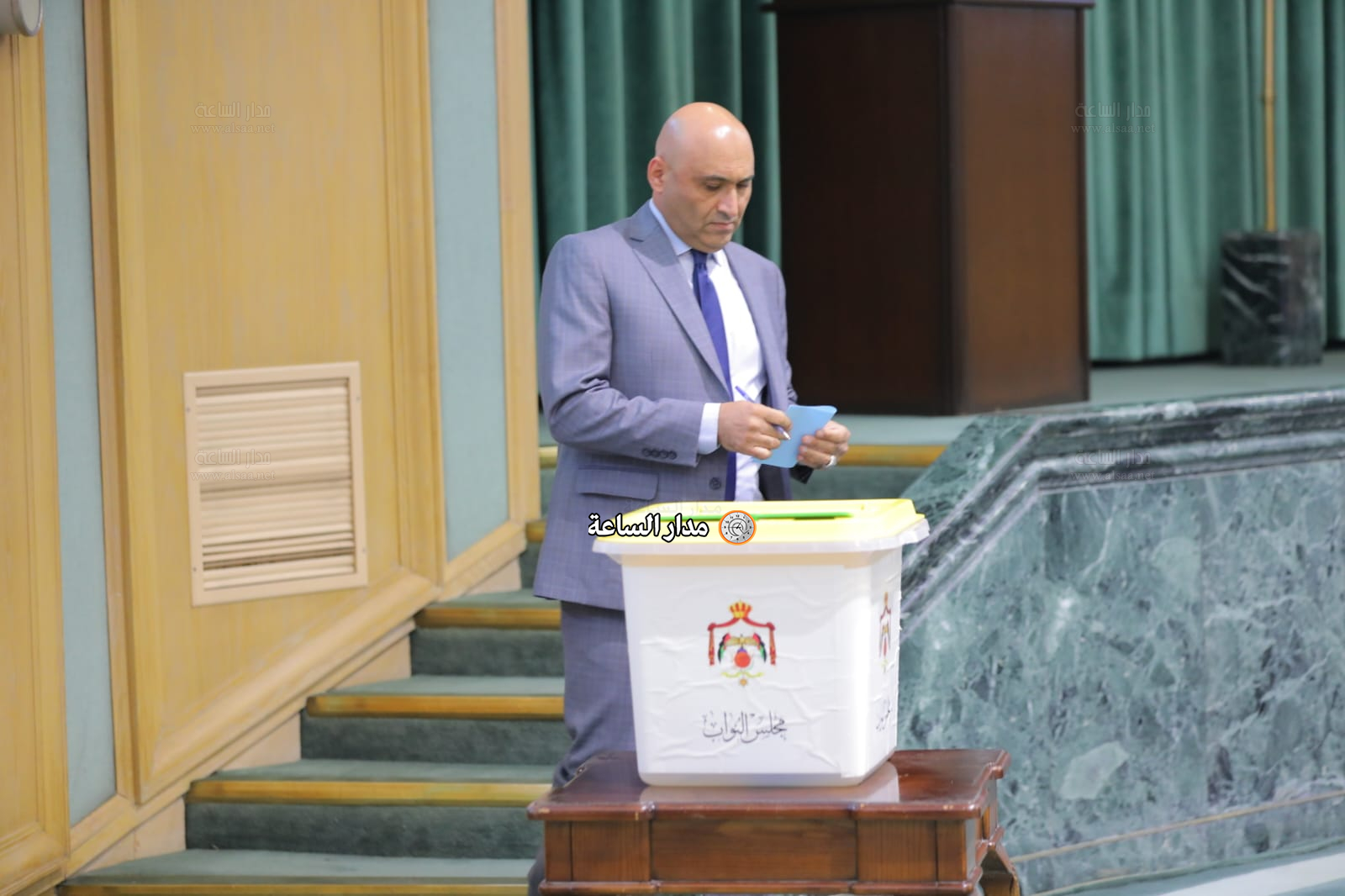 Madar Al-Saa Images 0.7345696793212835