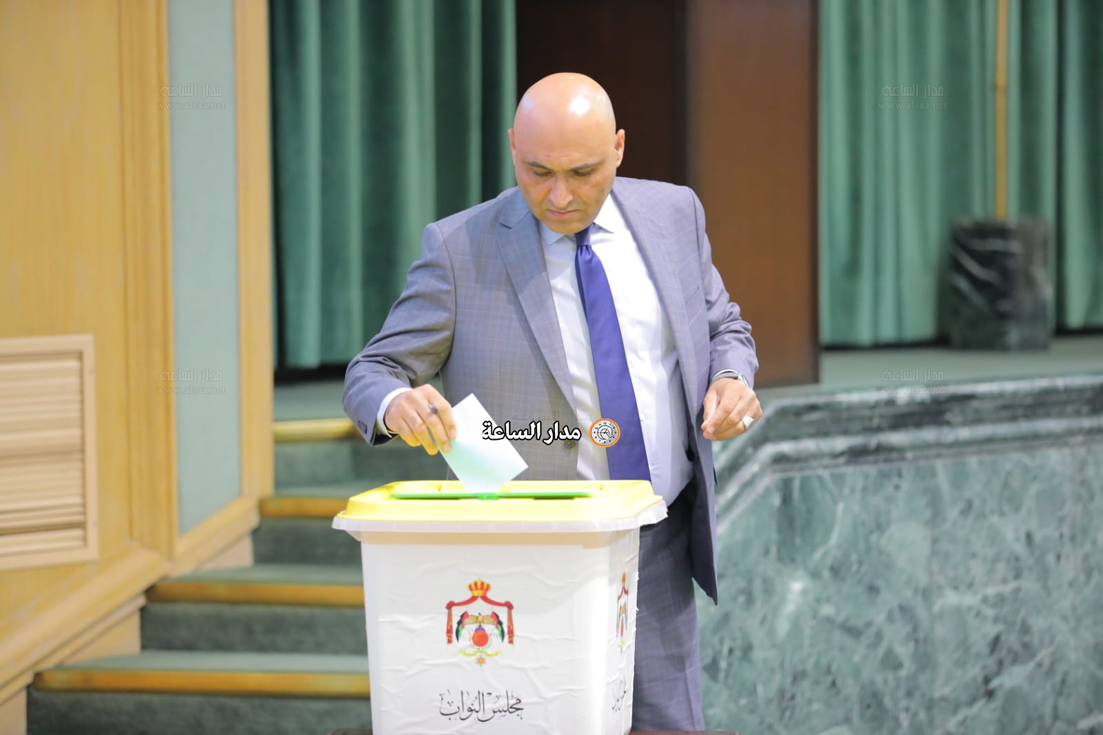 Madar Al-Saa Images 0.49016851552141105