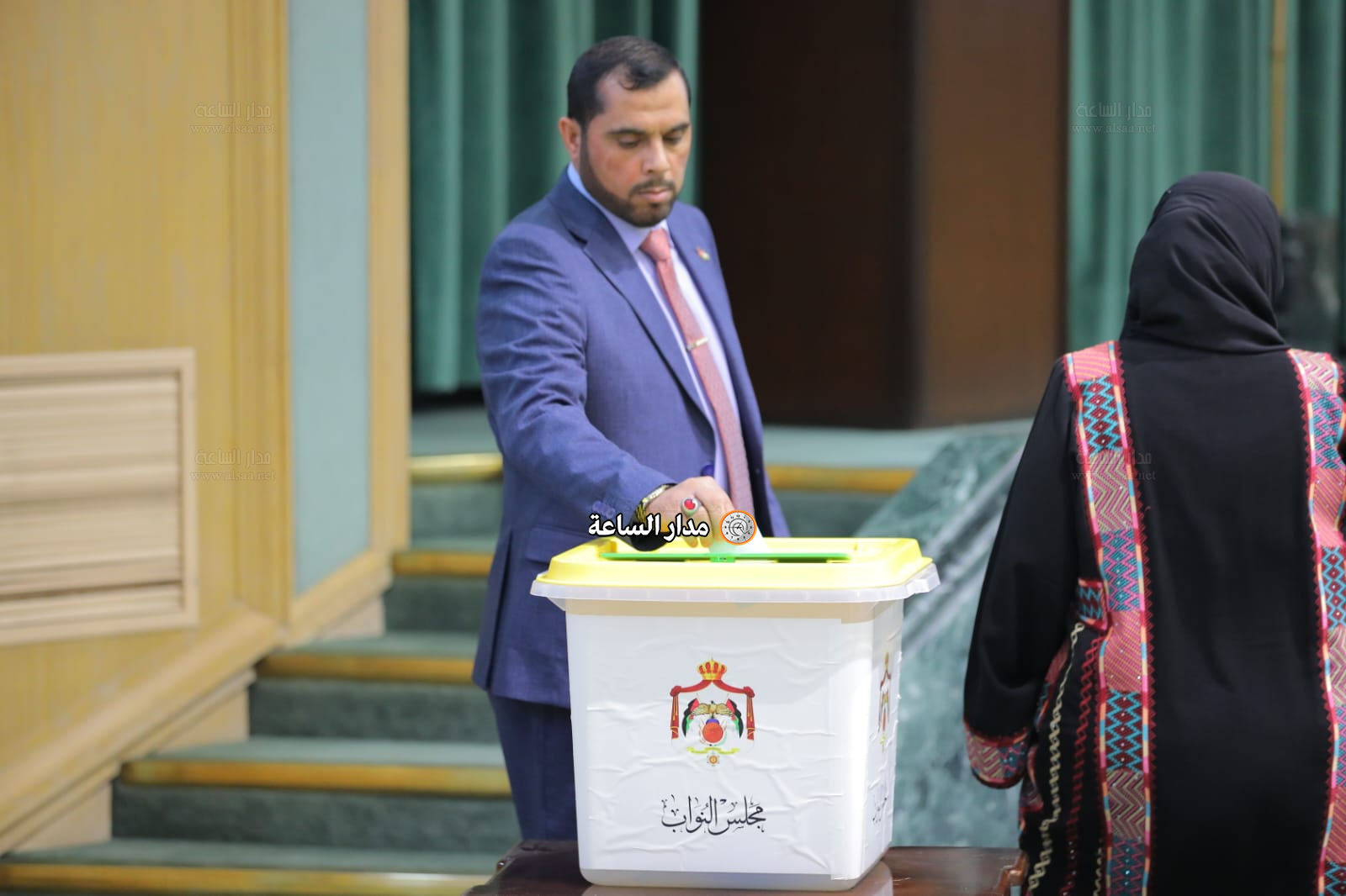 Madar Al-Saa Images 0.31252744561122814