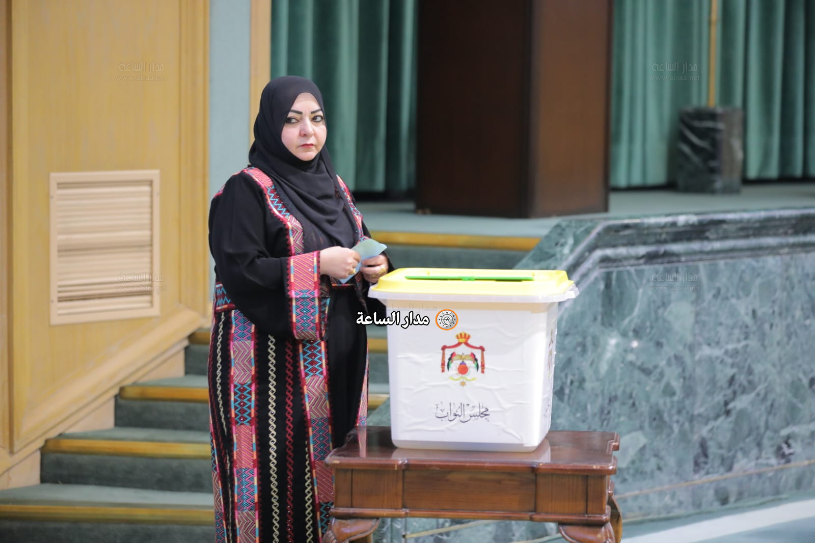 Madar Al-Saa Images 0.45499682603718394