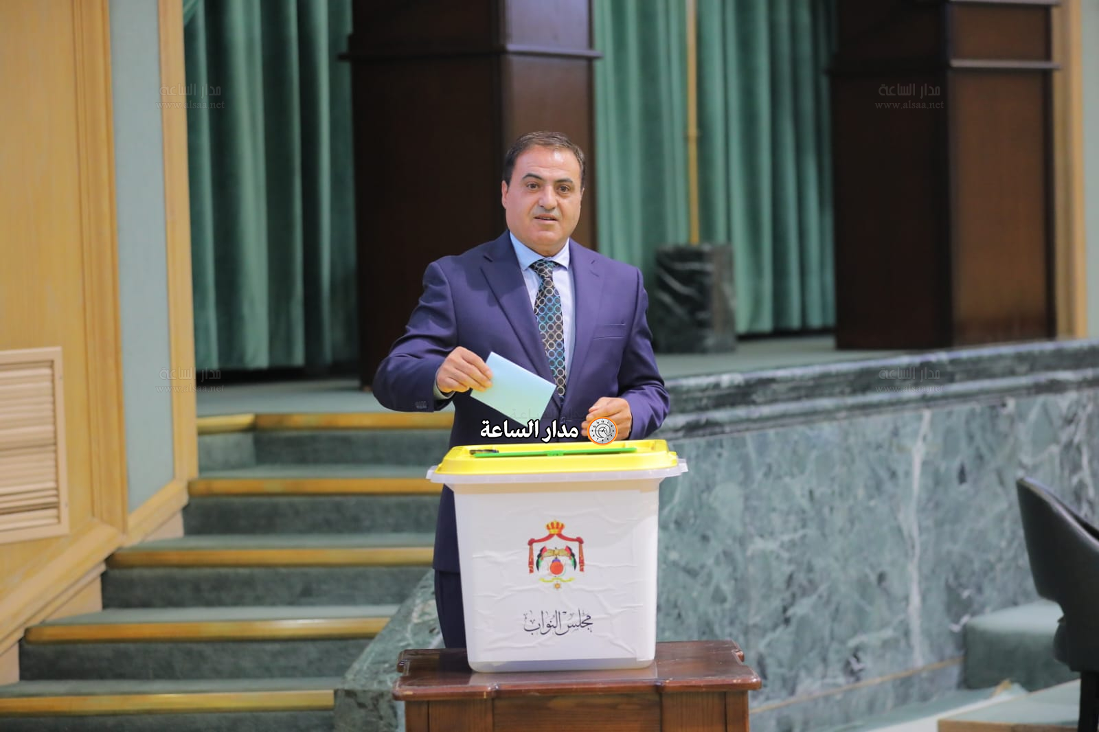 Madar Al-Saa Images 0.11058659258912962