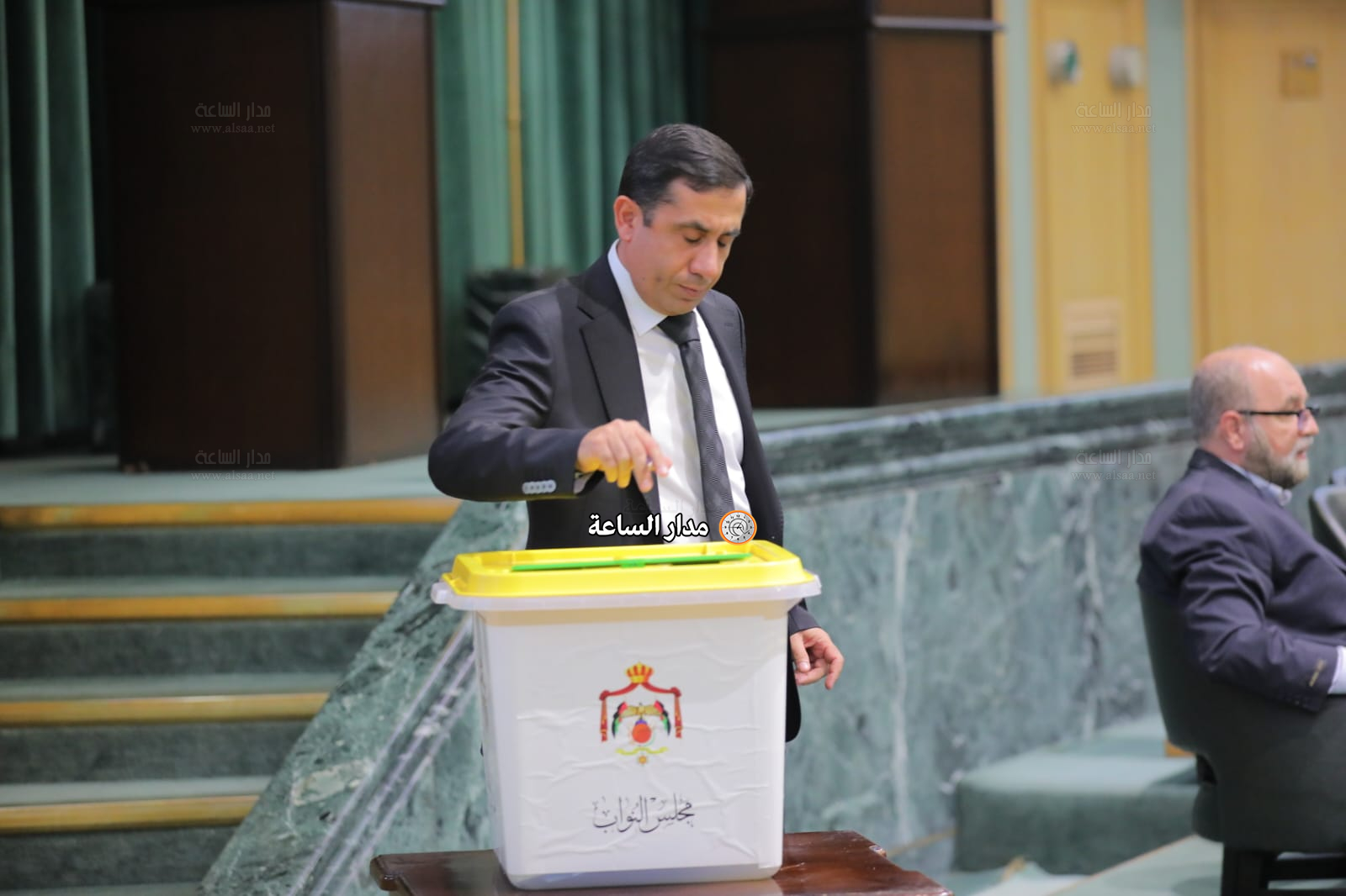 Madar Al-Saa Images 0.42013851279937353