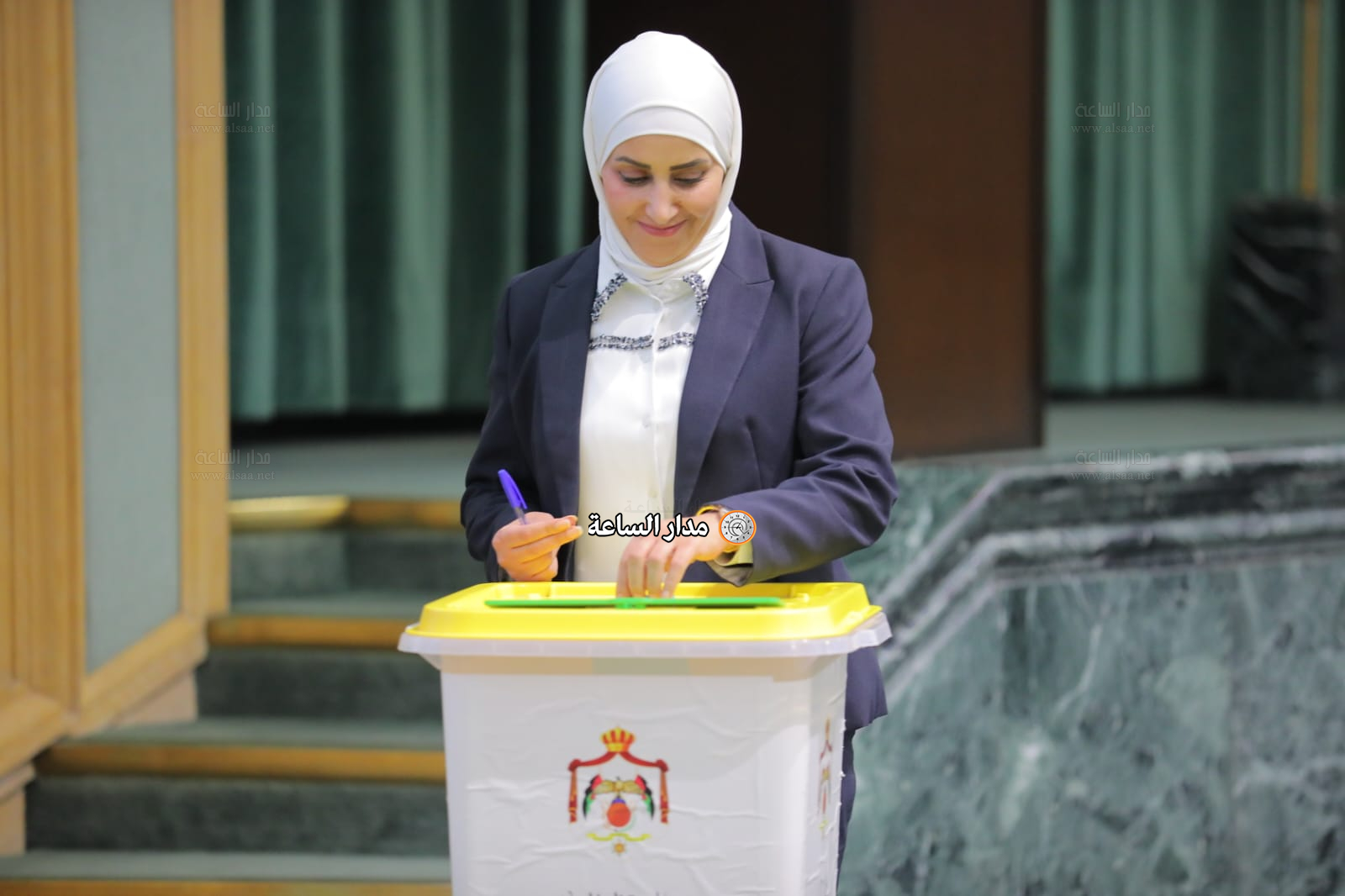 Madar Al-Saa Images 0.42667659266378366