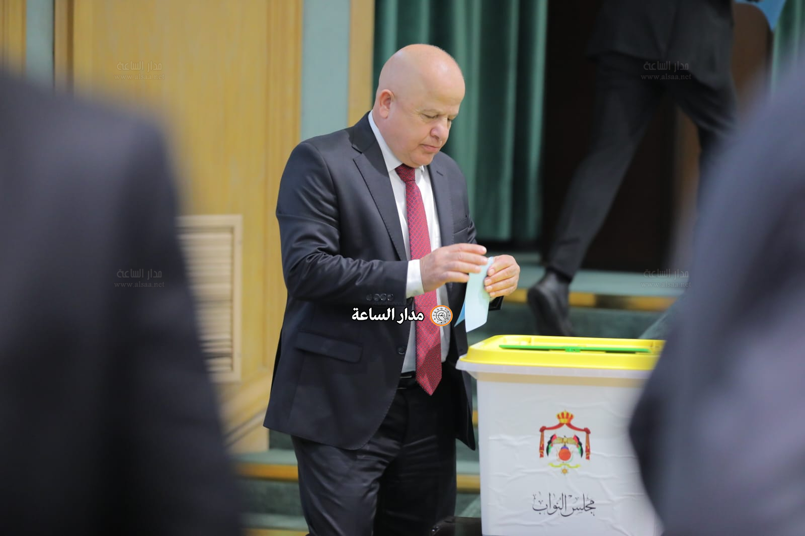 Madar Al-Saa Images 0.5738676823393236