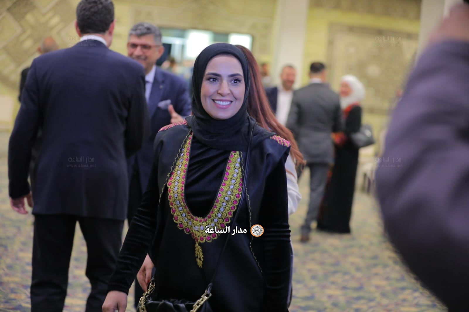 Madar Al-Saa Images 0.8481655860456876