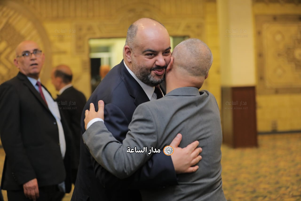 Madar Al-Saa Images 0.5317477224216294