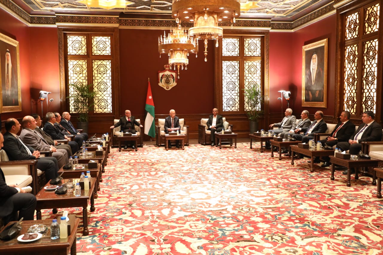 Madar Al-Saa Images 0.4335697679242838