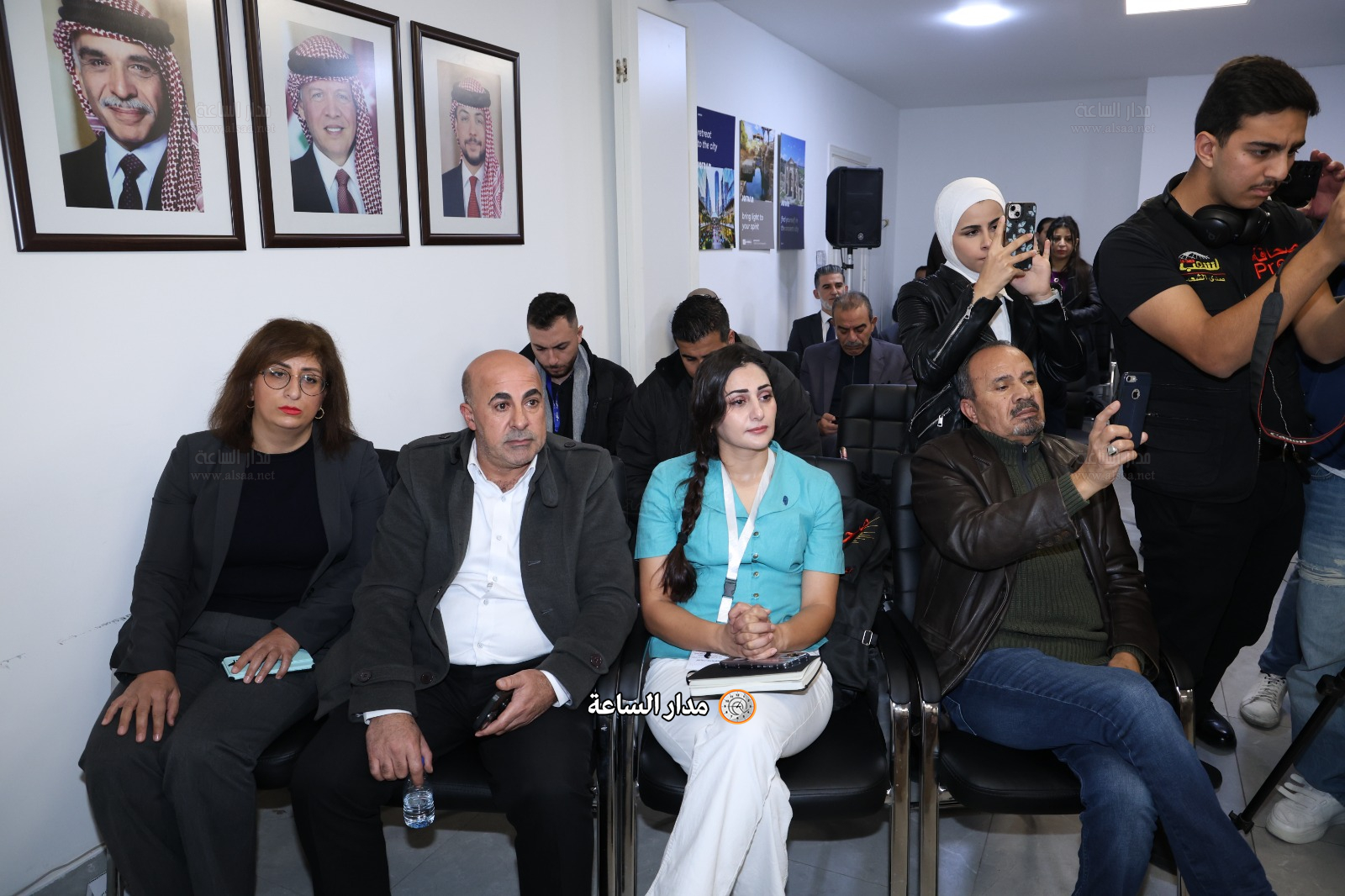 Madar Al-Saa Images 0.8359045310098174