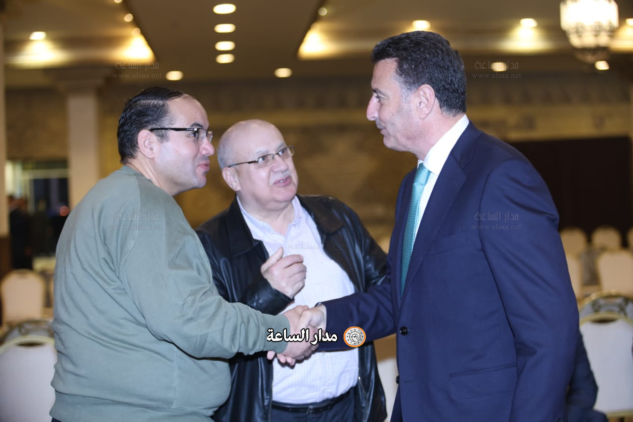 Madar Al-Saa Images 0.4633058321848329