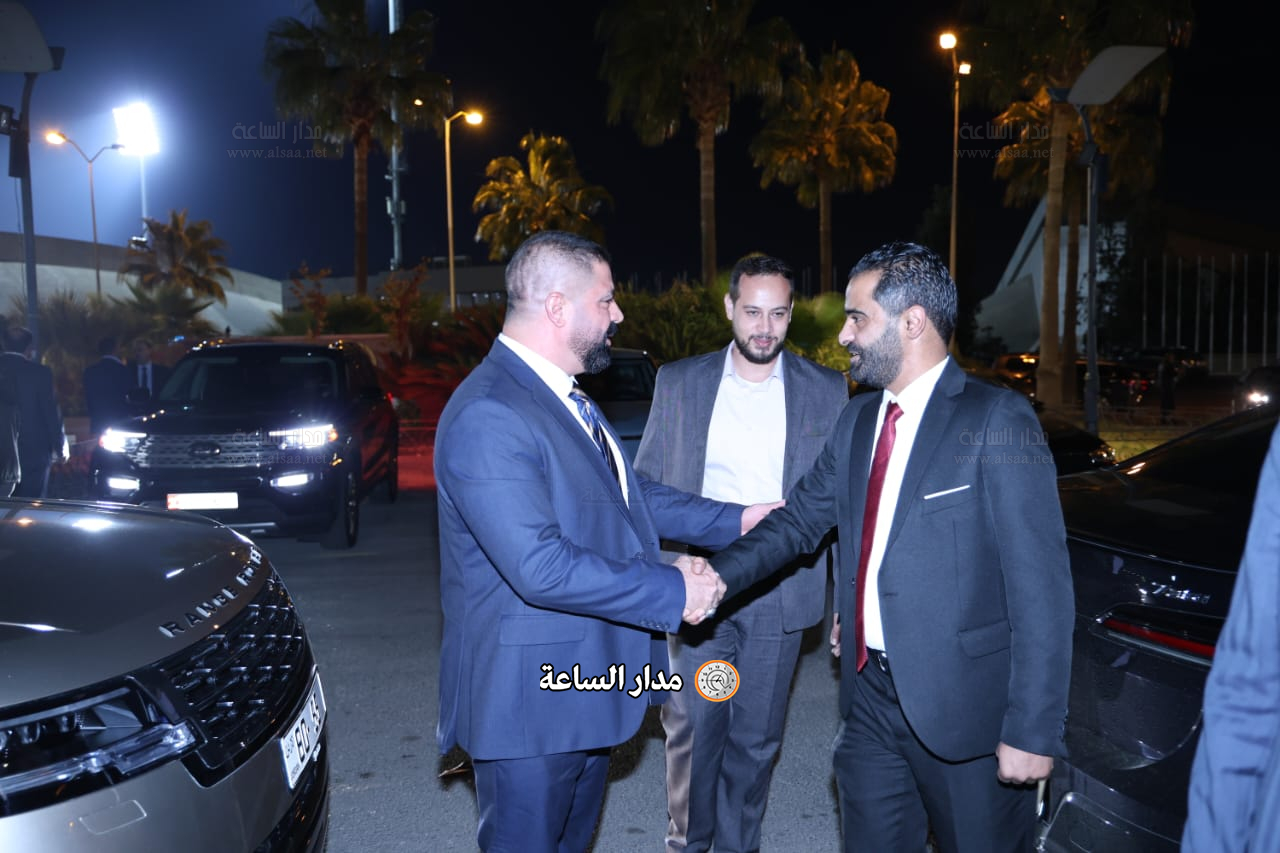 Madar Al-Saa Images 0.772218808339338