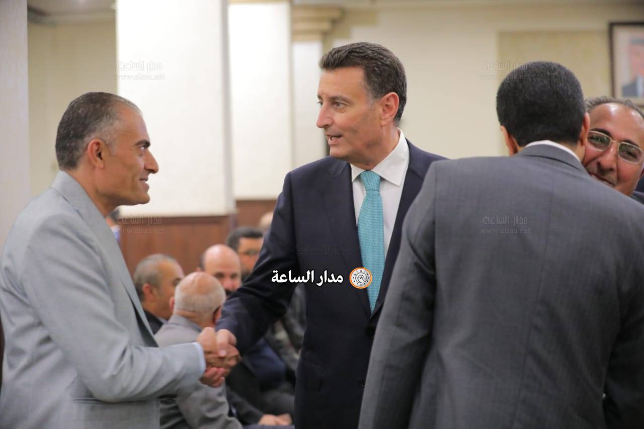 Madar Al-Saa Images 0.3525096435694104