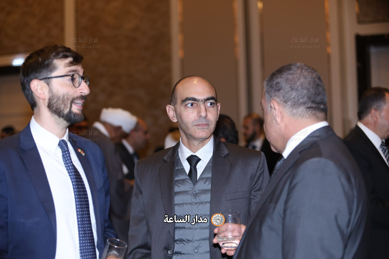 Madar Al-Saa Images 0.7829043312355894