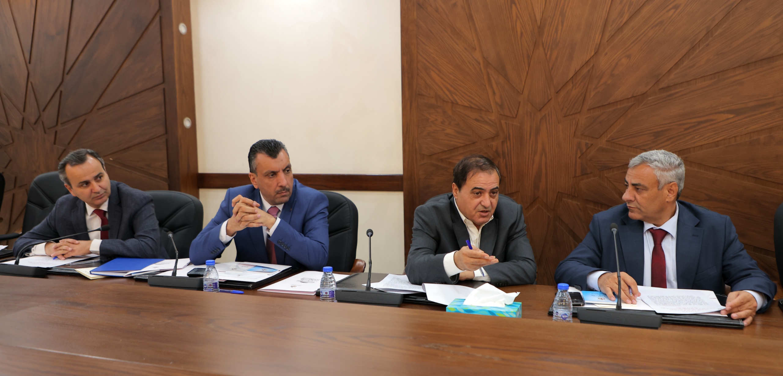 Madar Al-Saa Images 0.7506179150635701