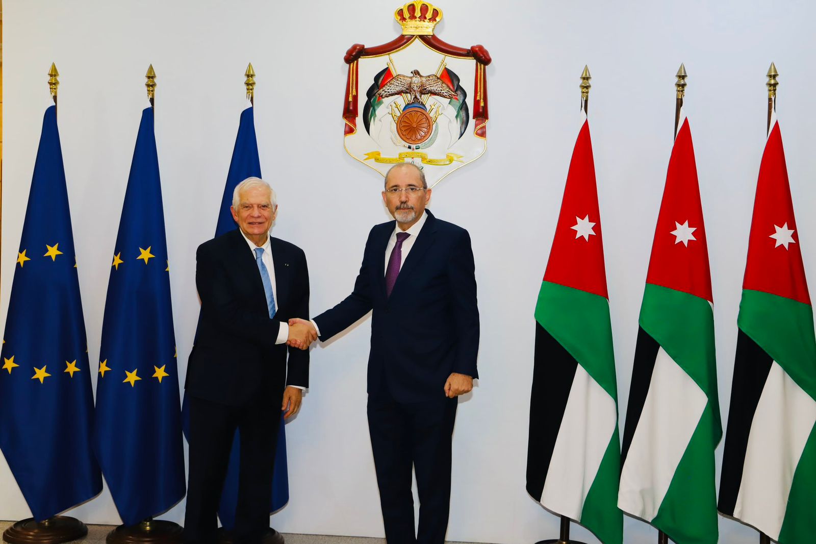 Madar Al-Saa Images 0.030494858996603424