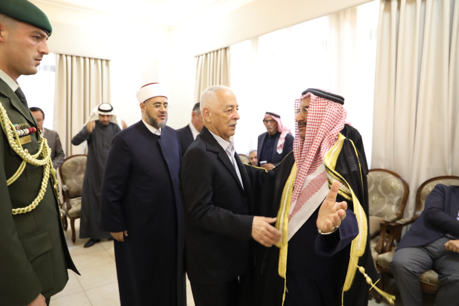 Madar Al-Saa Images 0.37480907158090826