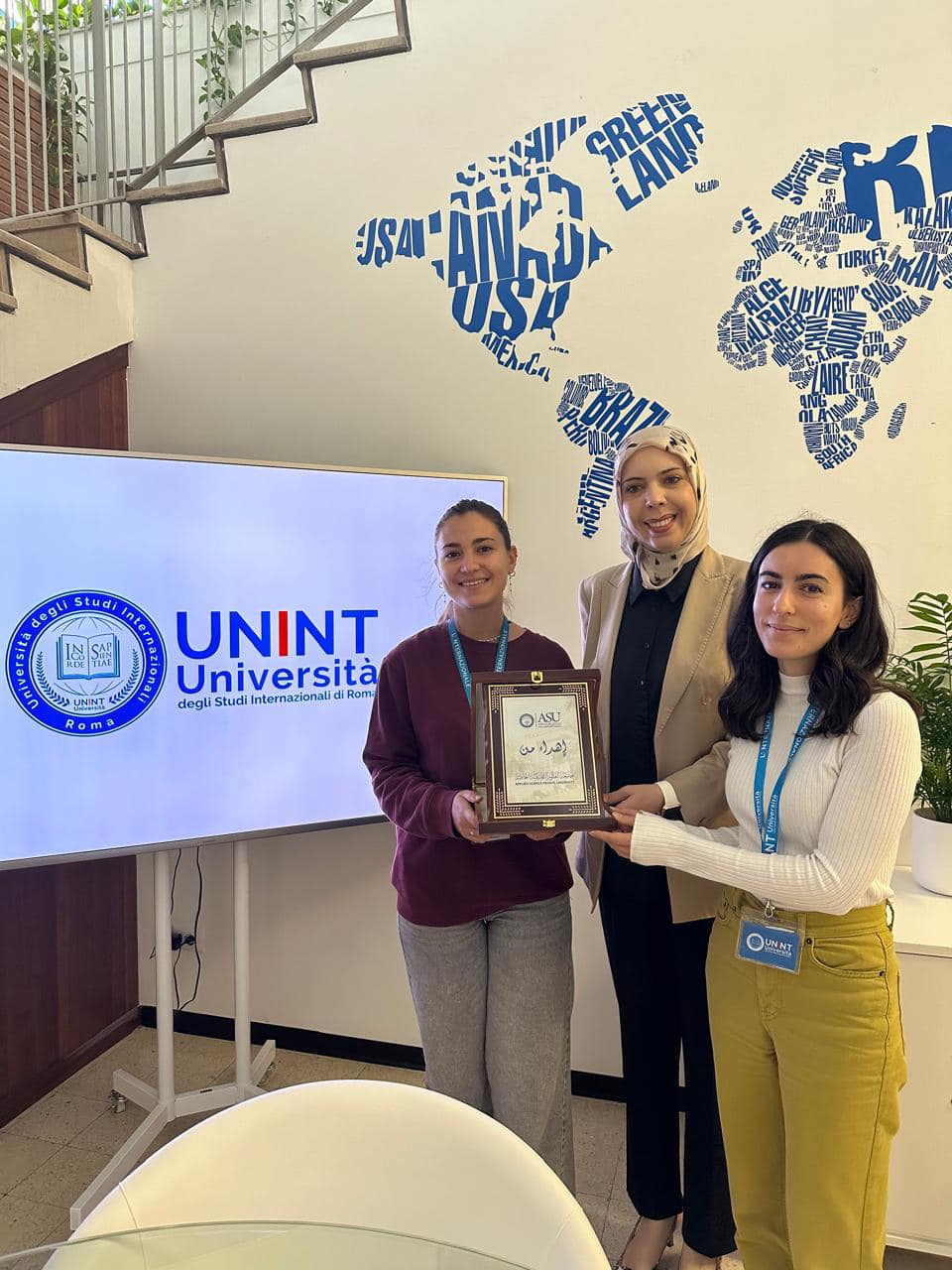 Madar Al-Saa Images 0.2920623145532293