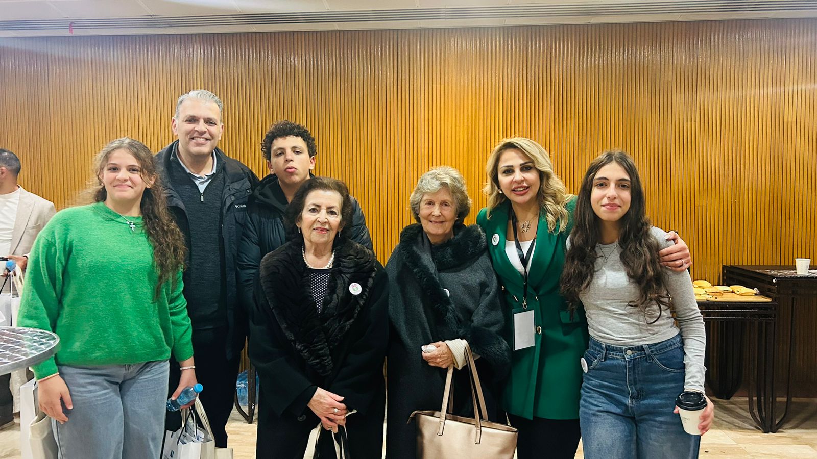 Madar Al-Saa Images 0.8772496807224324