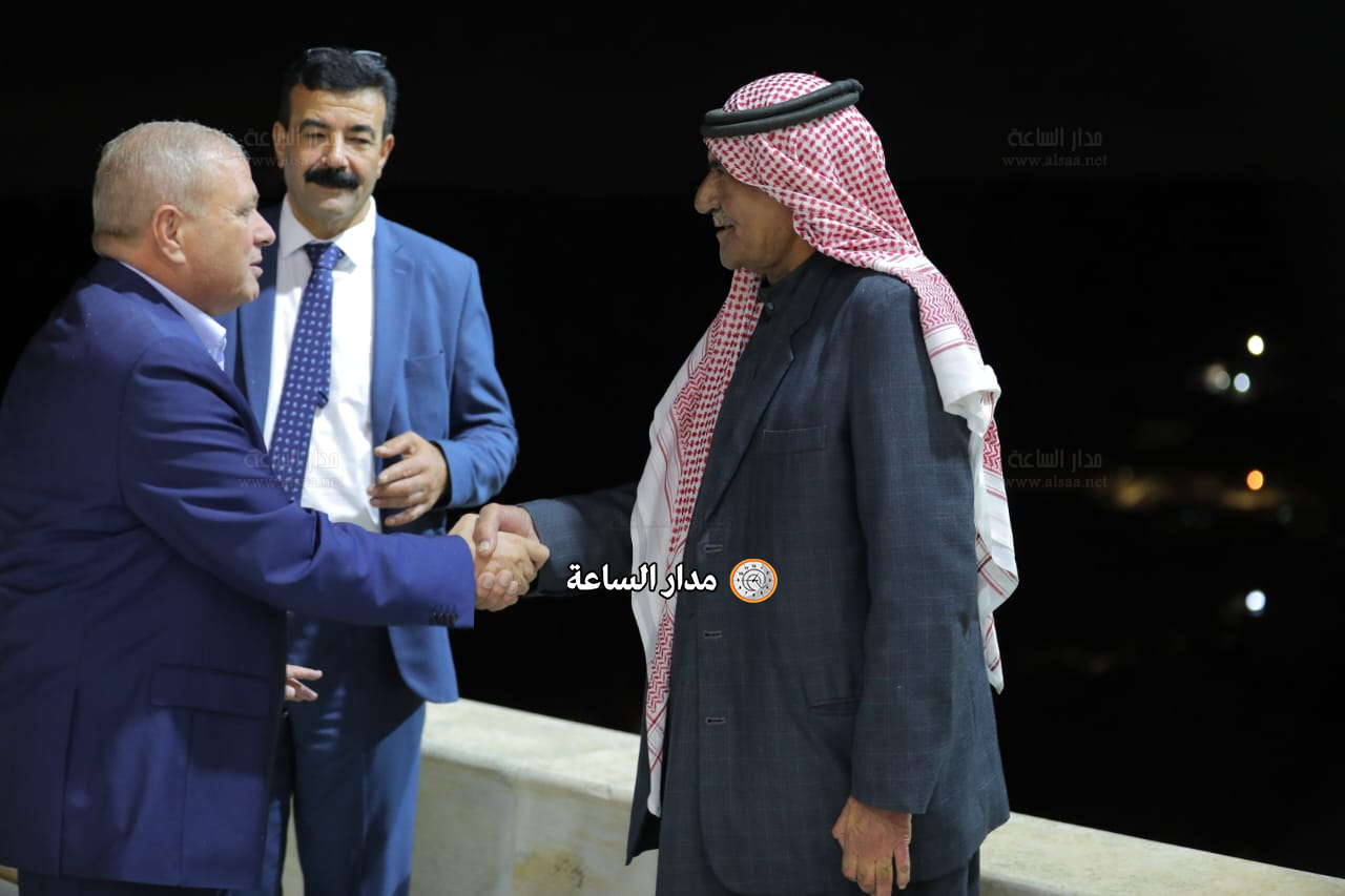 Madar Al-Saa Images 0.7716792181749101