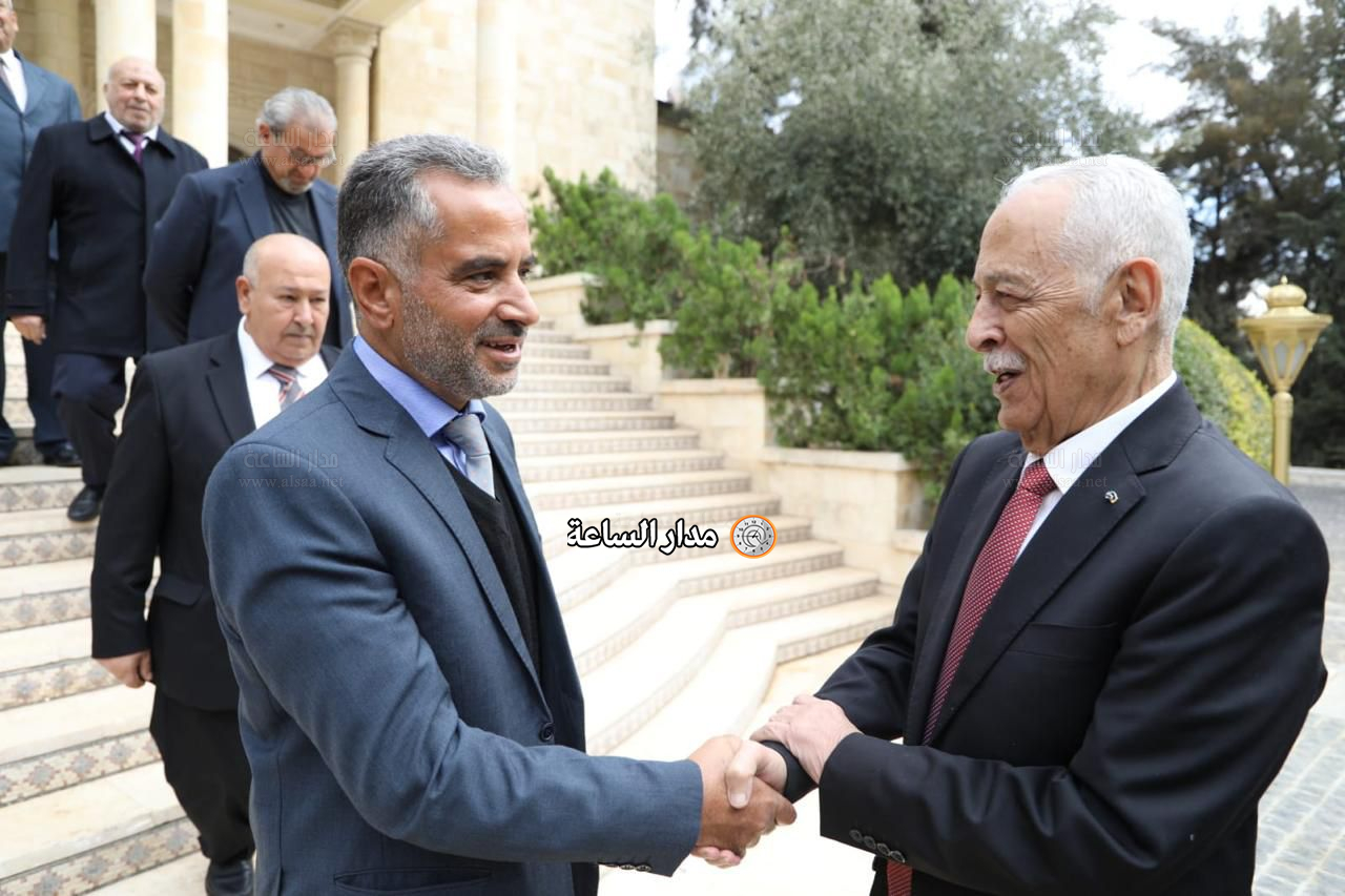 Madar Al-Saa Images 0.772747018189345