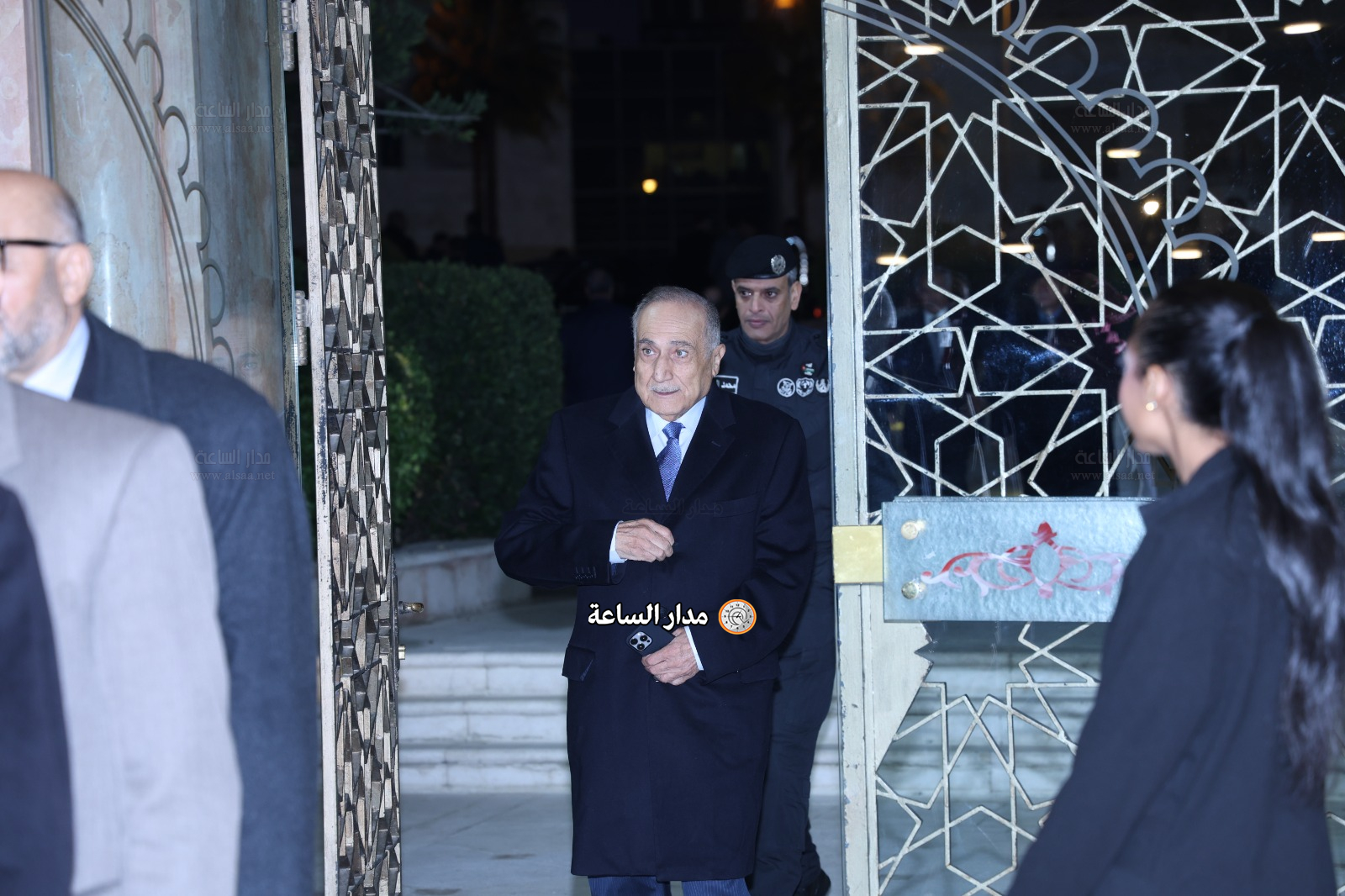 Madar Al-Saa Images 0.6477258514750635