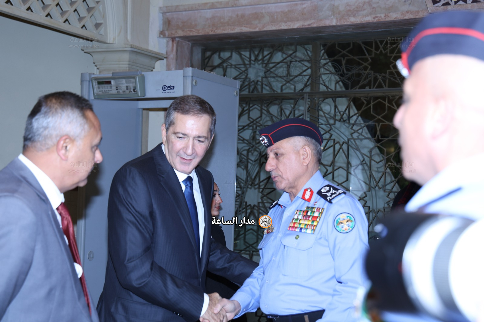 Madar Al-Saa Images 0.6446788386221145