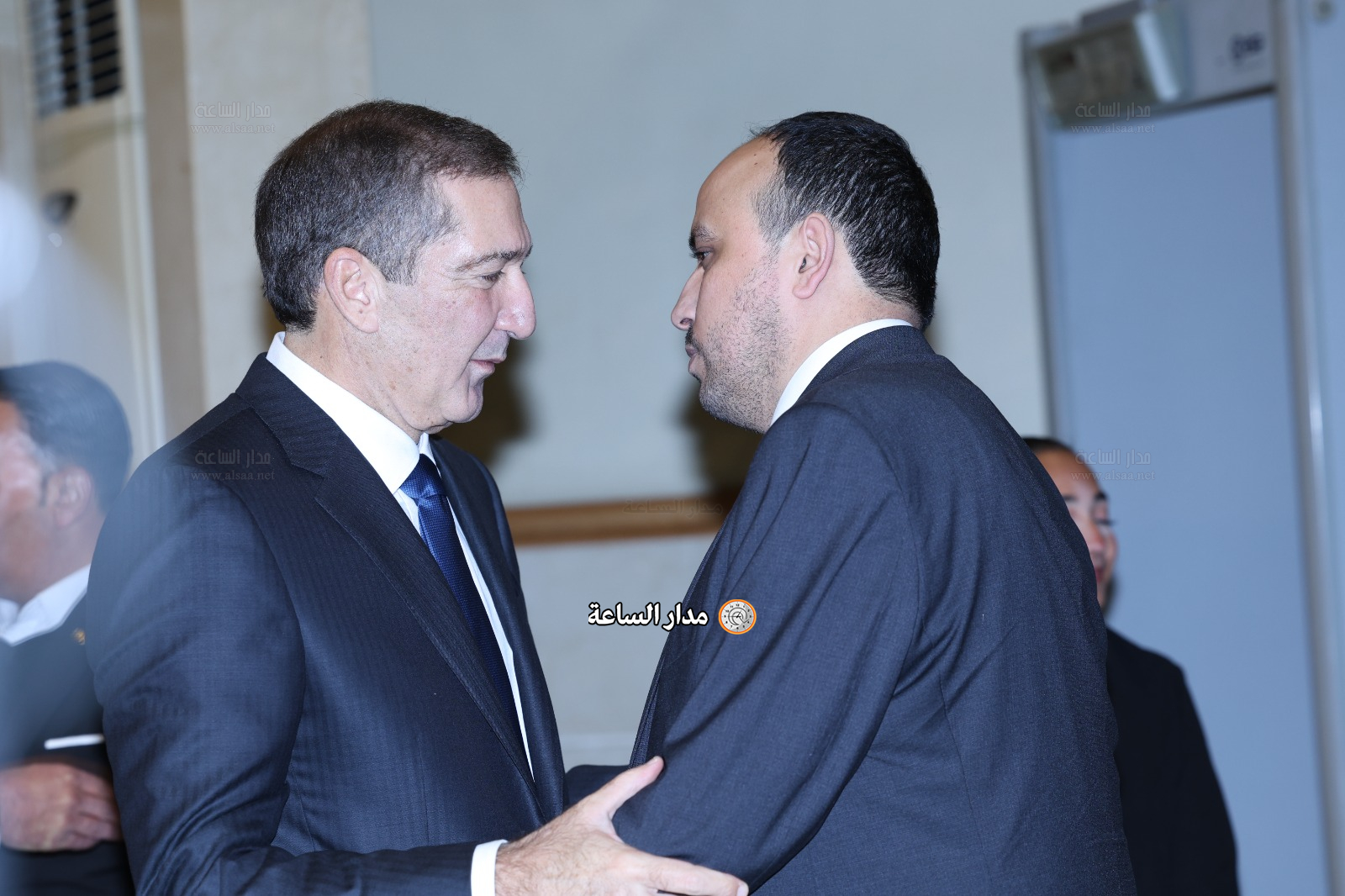 Madar Al-Saa Images 0.7833413926064232