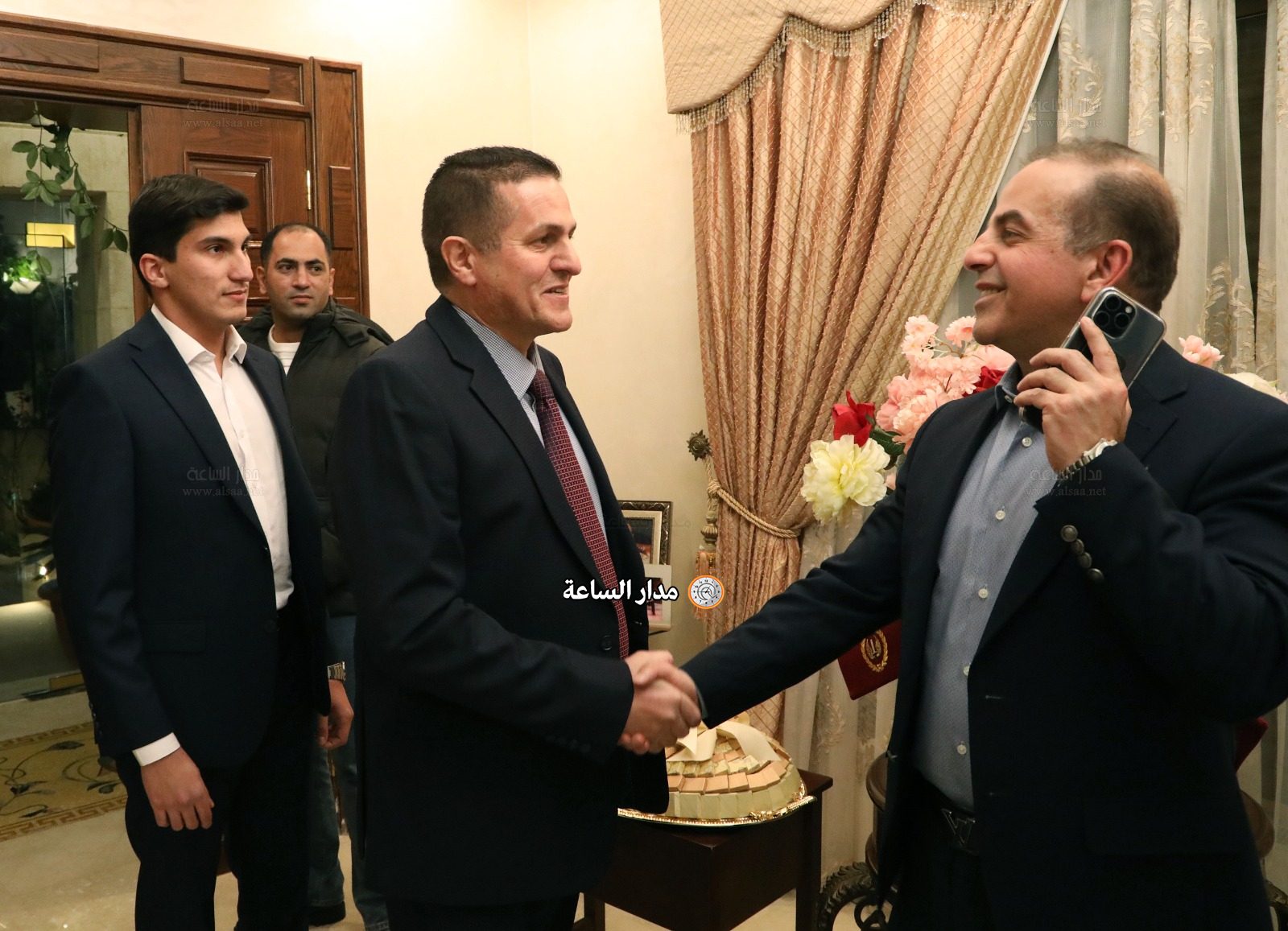 Madar Al-Saa Images 0.8172499076541437