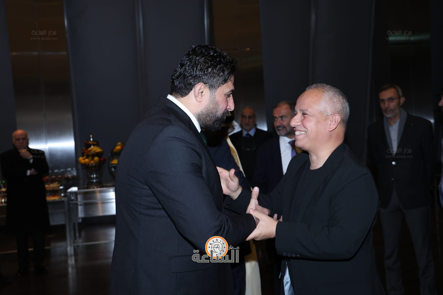 راشد فريحات يولم لوزراء وأعيان ونواب.. والعين أبو غاصب: راتب الوزير يعادل 50 دينارا (صور وفيديو) (video)