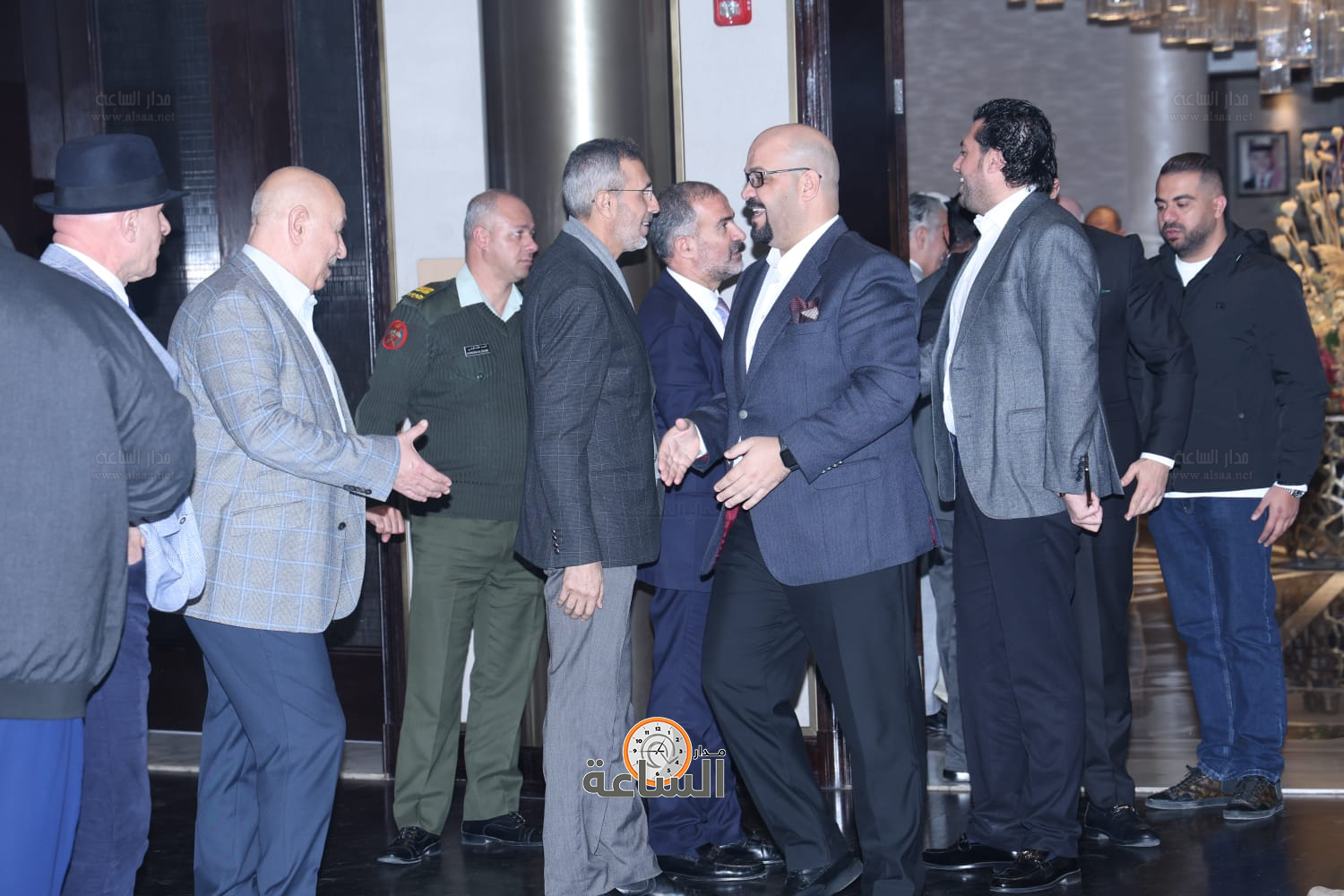 راشد فريحات يولم لوزراء وأعيان ونواب.. والعين أبو غاصب: راتب الوزير يعادل 50 دينارا (صور وفيديو) (video)